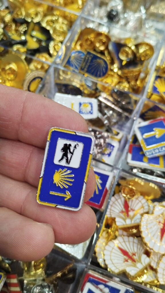 Pins-metal Camino