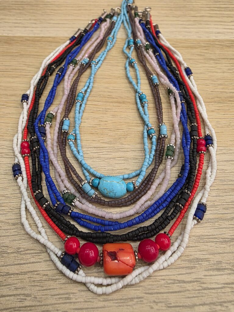 Collares mostacillas con cierre
