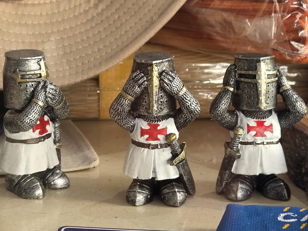 Templarios "ver, oír y callar"
